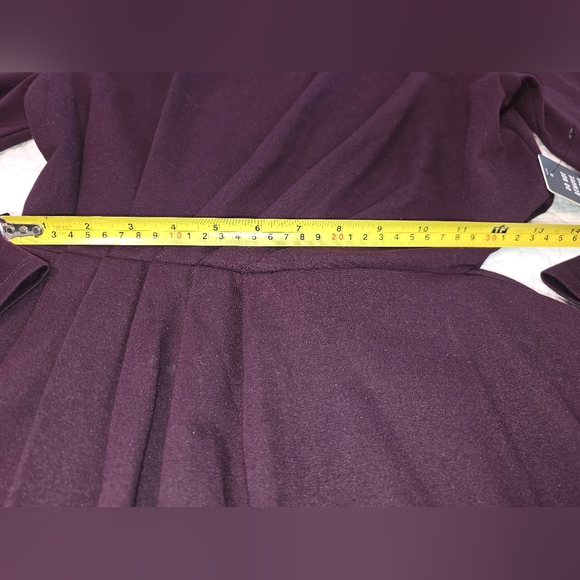 NWT Express Long-Sleeved Ruched Asymmetrical Hem Midi Dress Women's Size Medium - Picture 7 of 13